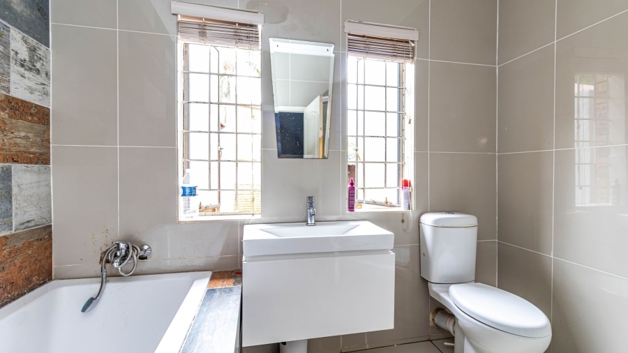 7 Bedroom Property for Sale in Safari Gardens North West